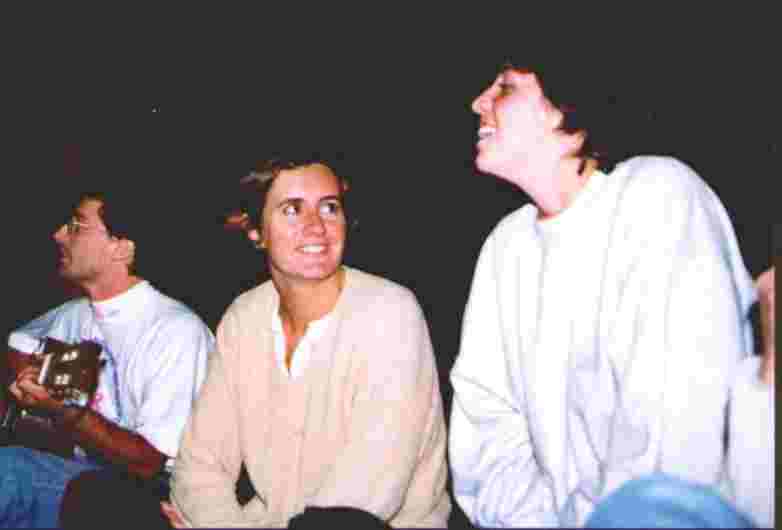 laura.jpg (31274 byte)